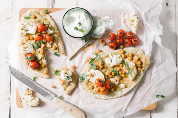 Fairtrade Original- Indiase pizza met kikkererwten en korma kruidenpasta