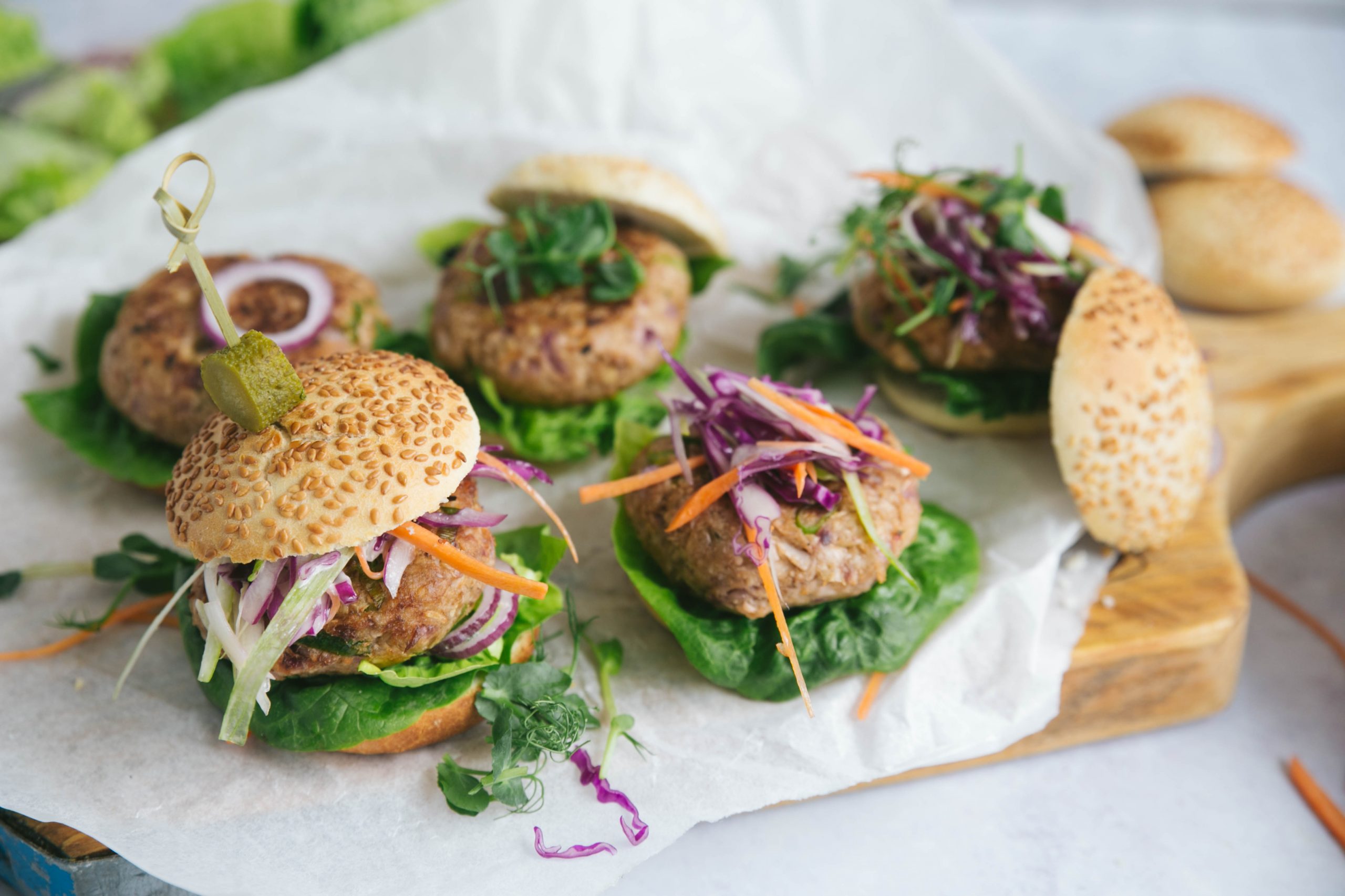 Jackfruitburgers met coleslaw
